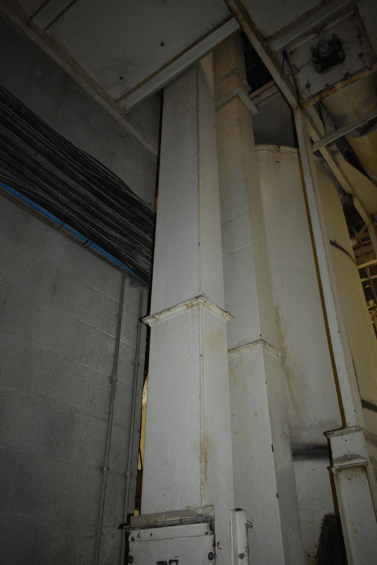 Belt & Bucket Elevator, 300mm wide on leg section, - Image 4 of 5