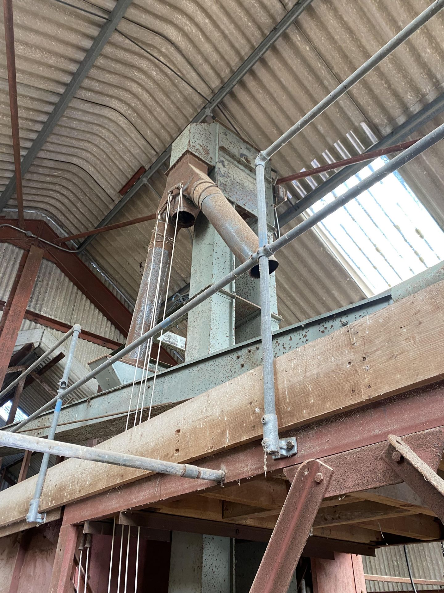 Carier Twin Belt & Bucket Elevator, 270mm wide on leg casing, approx 10.5m high, with electric motor - Image 4 of 6