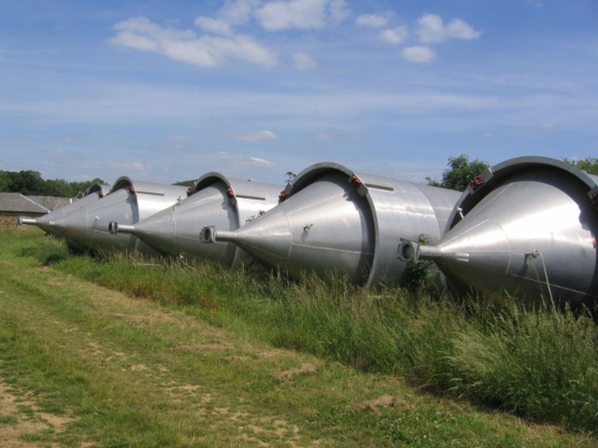 Aluminium Silo, free loading onto purchasers transport - Yes, item located in Northampton, vendors