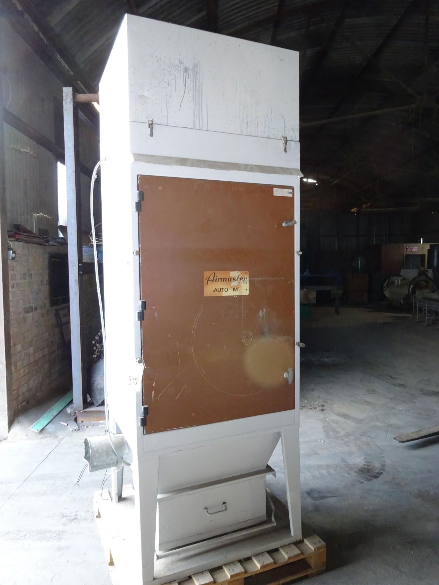 Airmaster AUTO M Dust Filter Unit, 2.2kW, 15m, serial no. 90133140, plant no. 28, dimensions approx. - Image 2 of 4