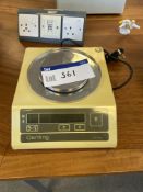 Oertling O8152-CJ47A10A-A 1500 gram Electronic Sca