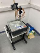 3M Overhead Projector, with mobile stand (Room 136