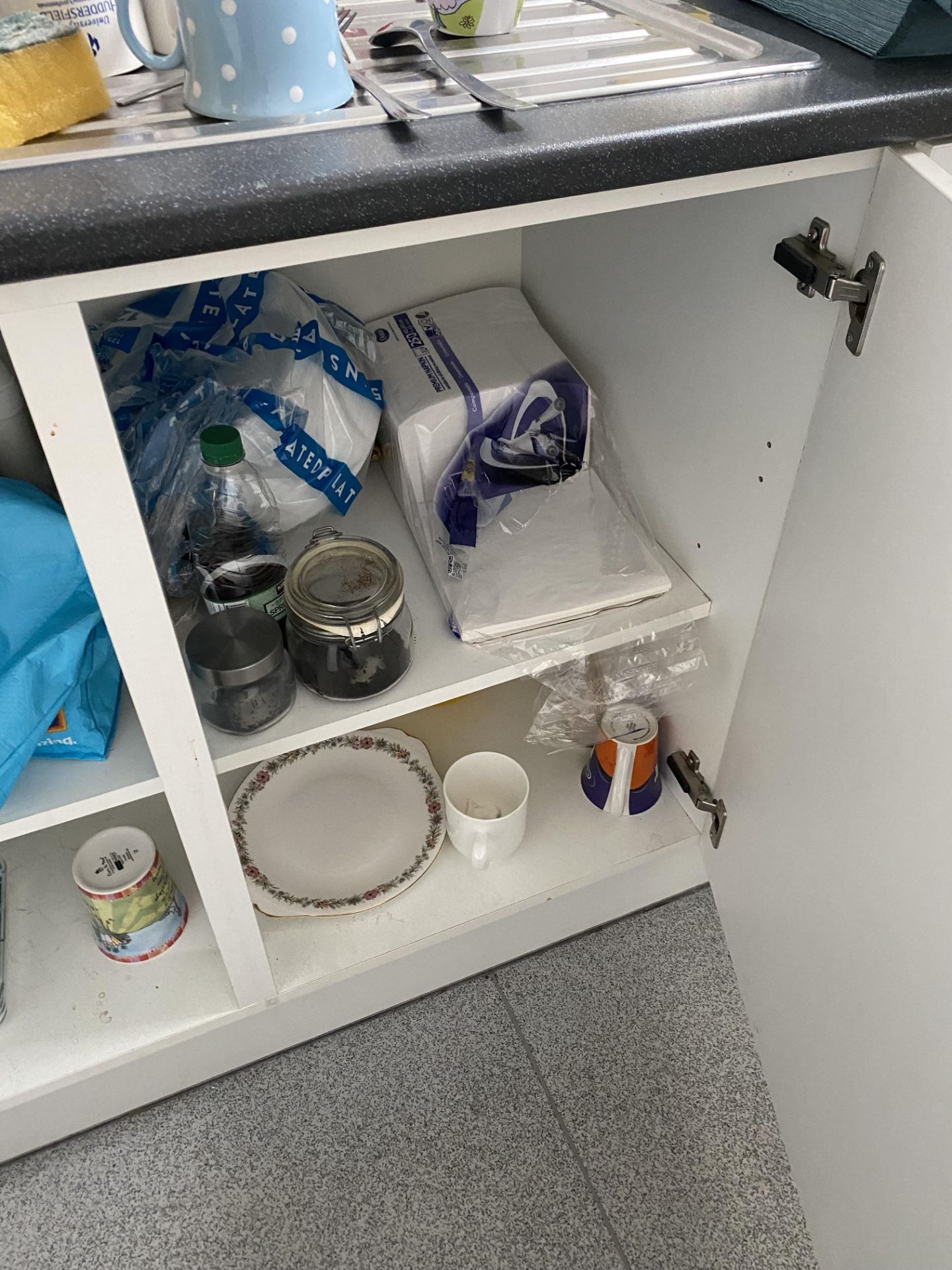 Residual Loose Contents of Room, including refrige