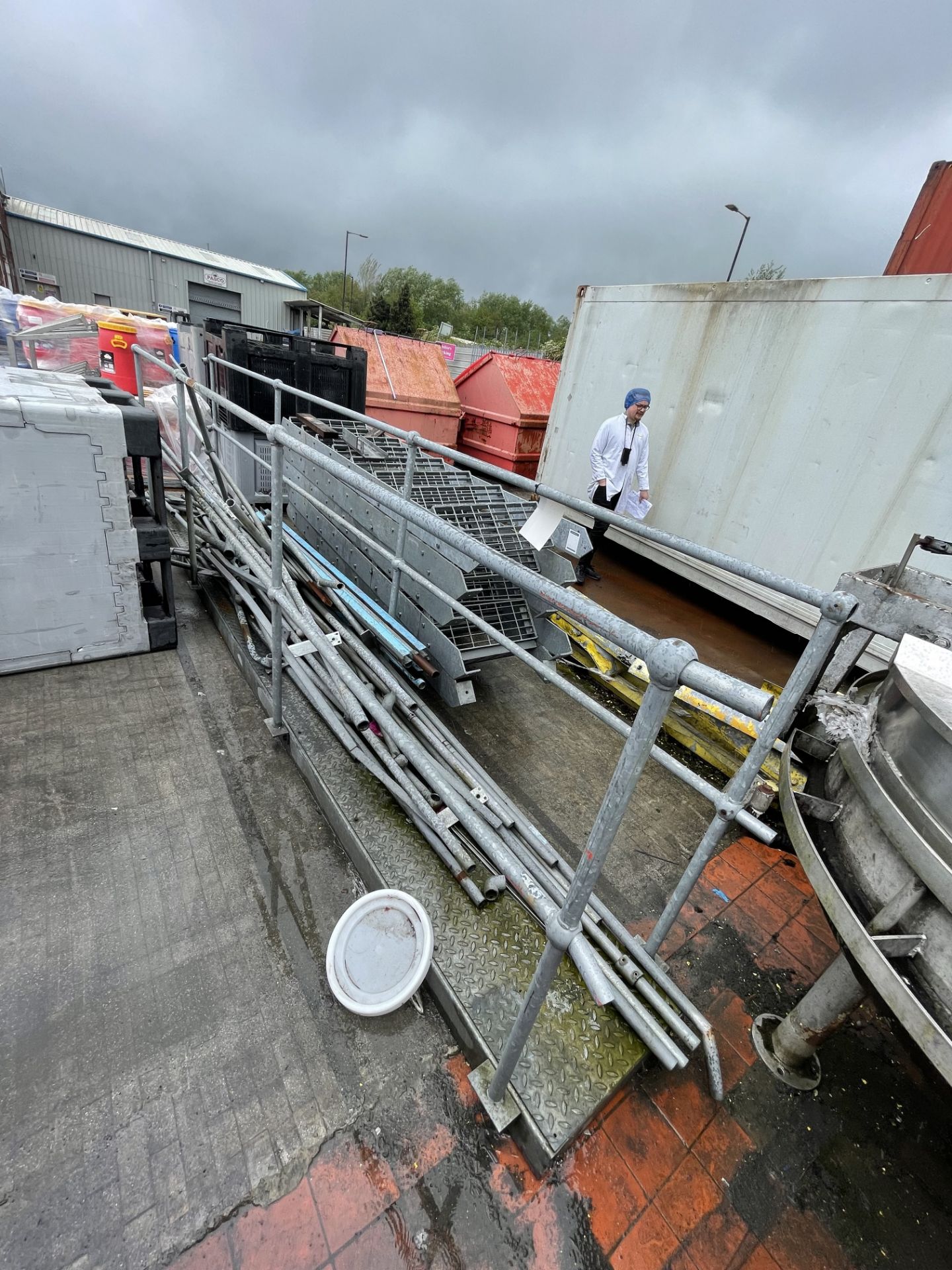 Galvanised Steel Walkway, with fitted safety barri - Image 2 of 4