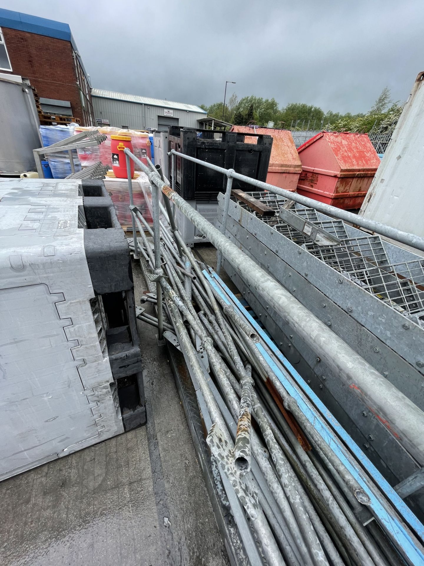 Galvanised Steel Walkway, with fitted safety barri - Image 4 of 4