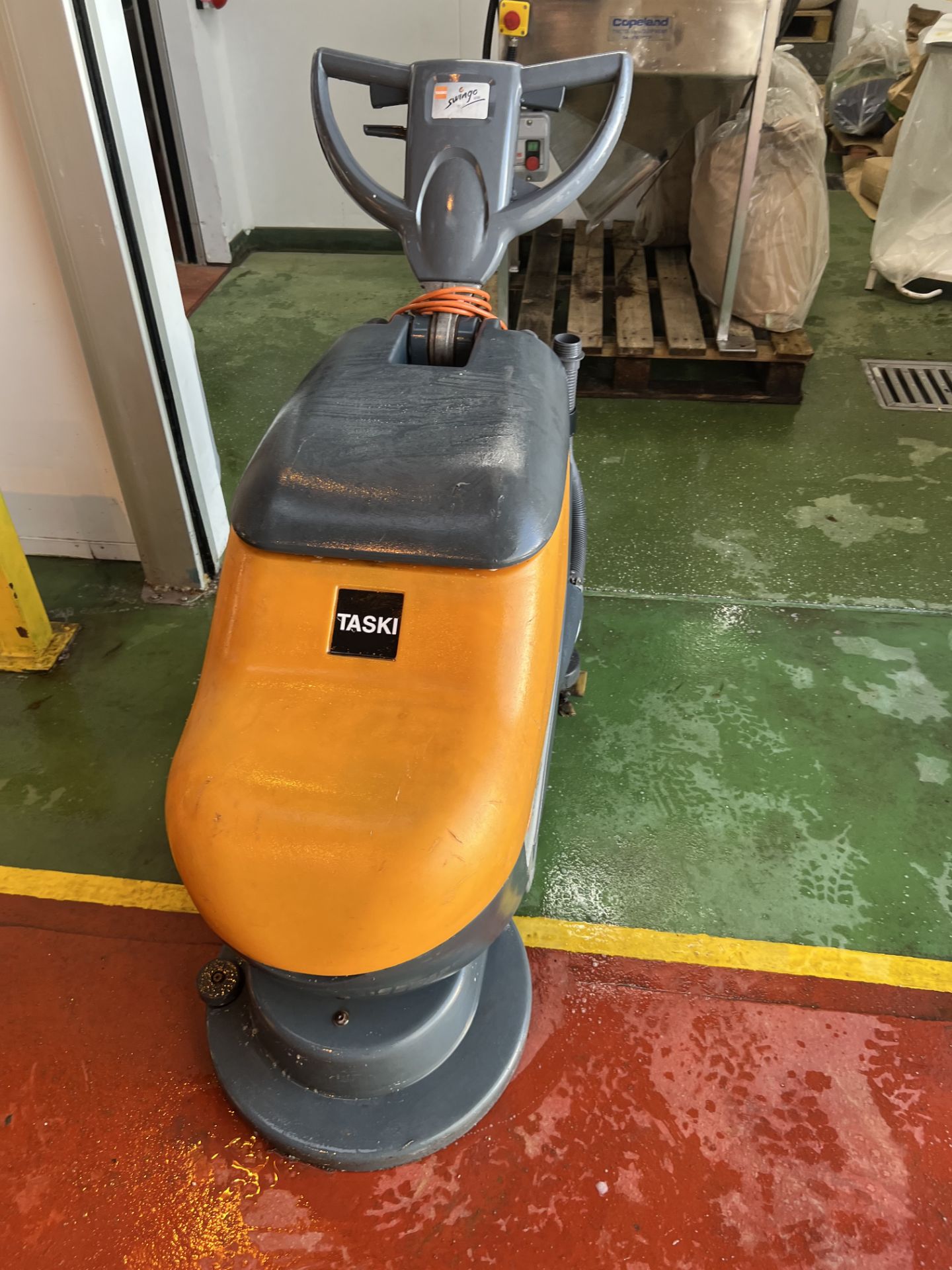 TASKI Swingo 450B Floor Scrubber, 240V (please not - Image 8 of 8