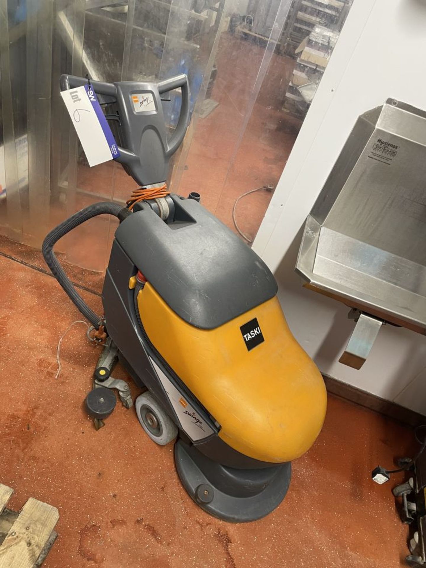 TASKI Swingo 450B Floor Scrubber, 240V (please not - Image 4 of 8