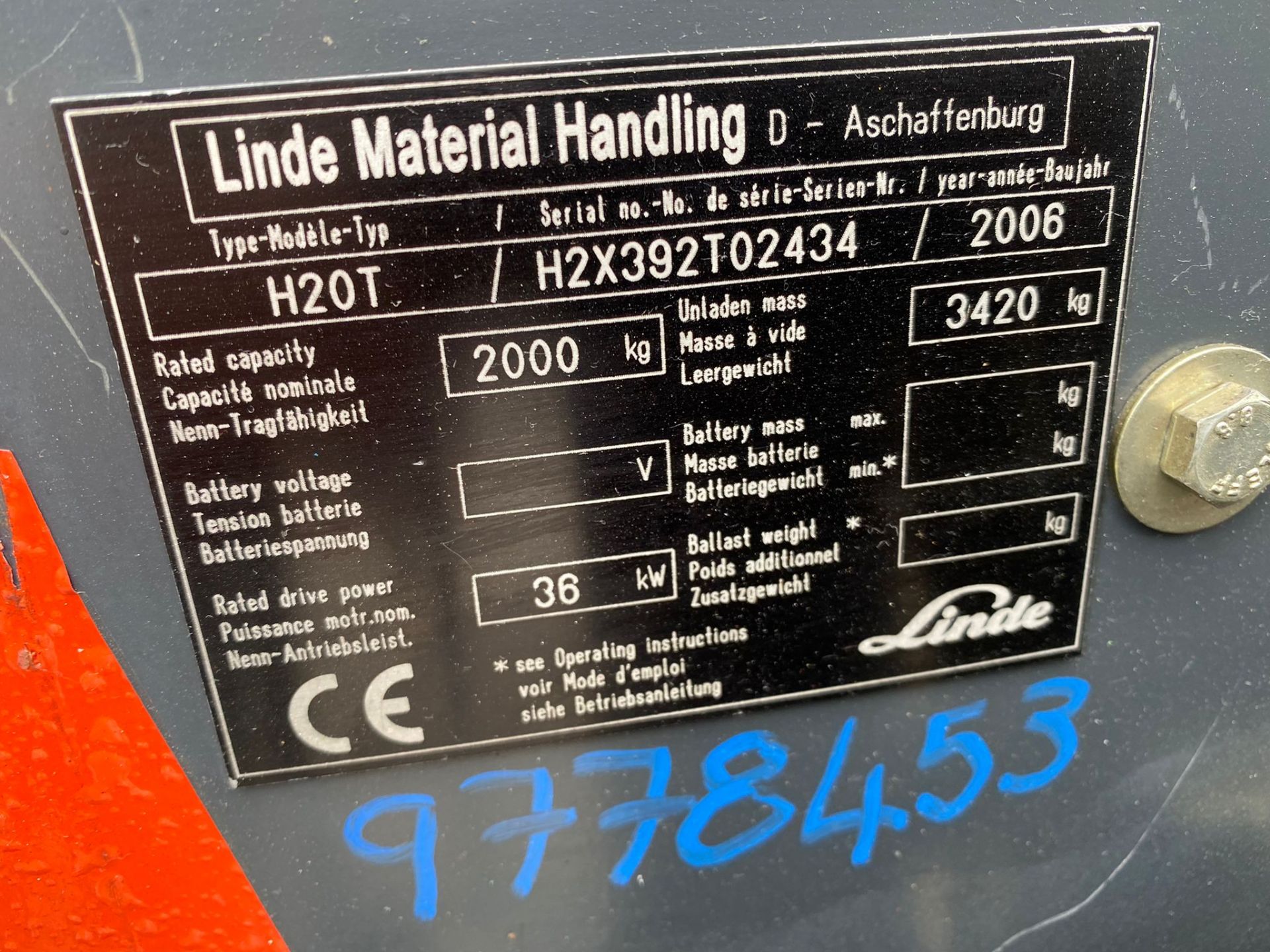 Linde H20T 2000KG CAP LPG FORK LIFT TRUCK, serial no. H2X392T02434, year of manufacture 2006, - Image 6 of 8