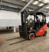 Linde H20T 2000KG CAP LPG FORK LIFT TRUCK, serial no. H2X392T02434, year of manufacture 2006,