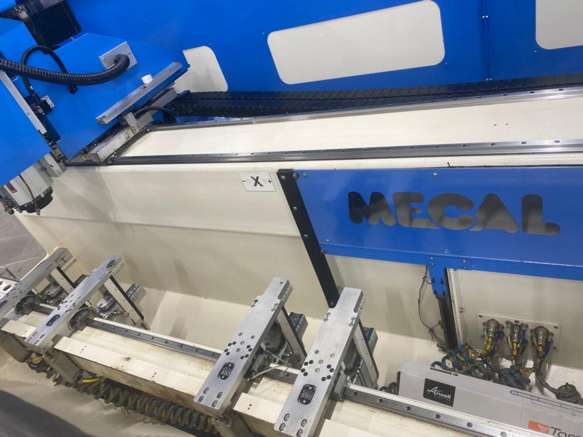 Mecal MC 305 Fat FOUR AXIS CNC ALUMINIUM PROFILE MACHINE CENTRE, serial no. 9906133, year of - Image 12 of 15