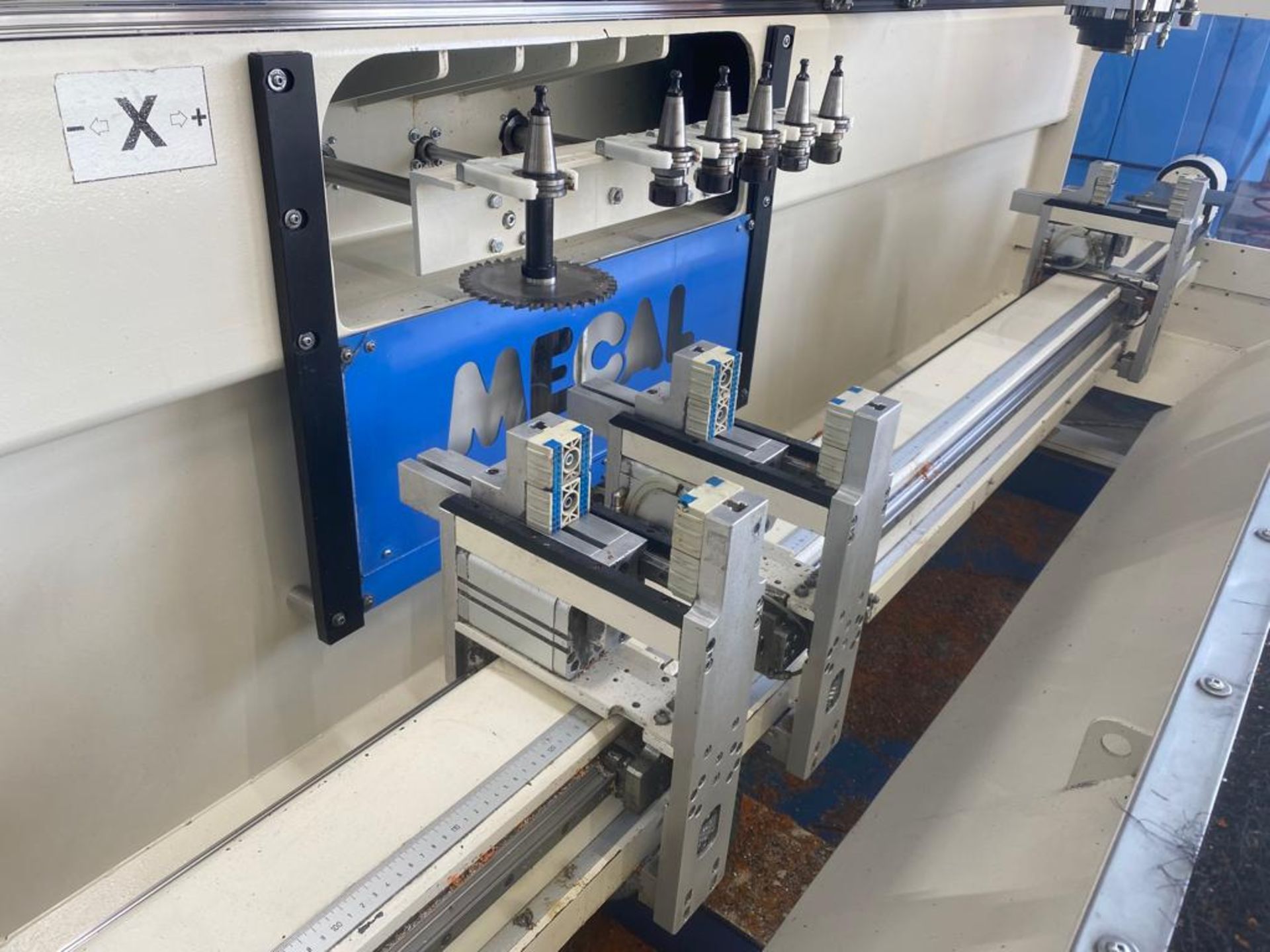 Mecal MC 305 Fat FOUR AXIS CNC ALUMINIUM PROFILE MACHINE CENTRE, serial no. 9906133, year of - Image 10 of 15