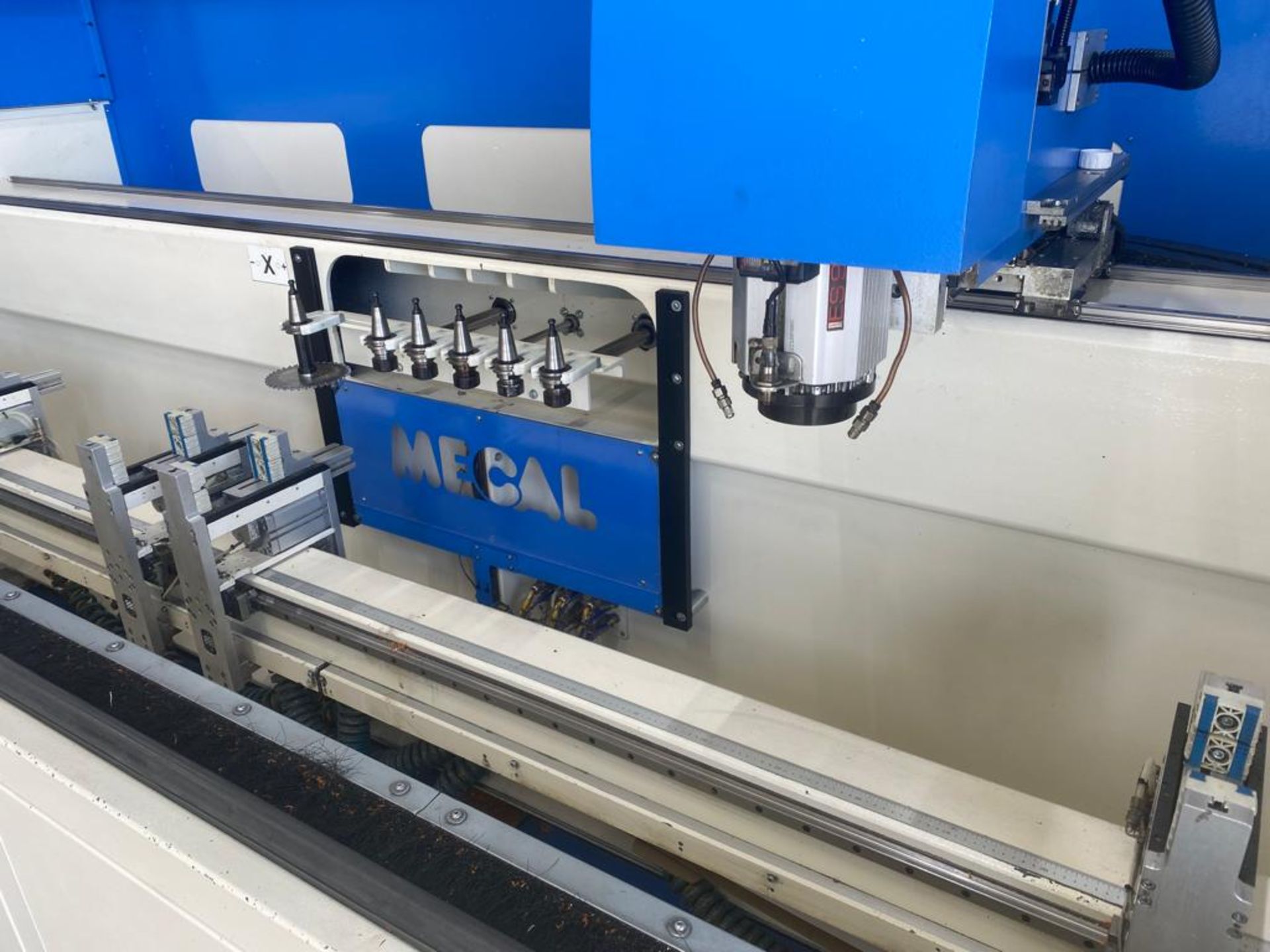 Mecal MC 305 Fat FOUR AXIS CNC ALUMINIUM PROFILE MACHINE CENTRE, serial no. 9906133, year of - Image 14 of 15