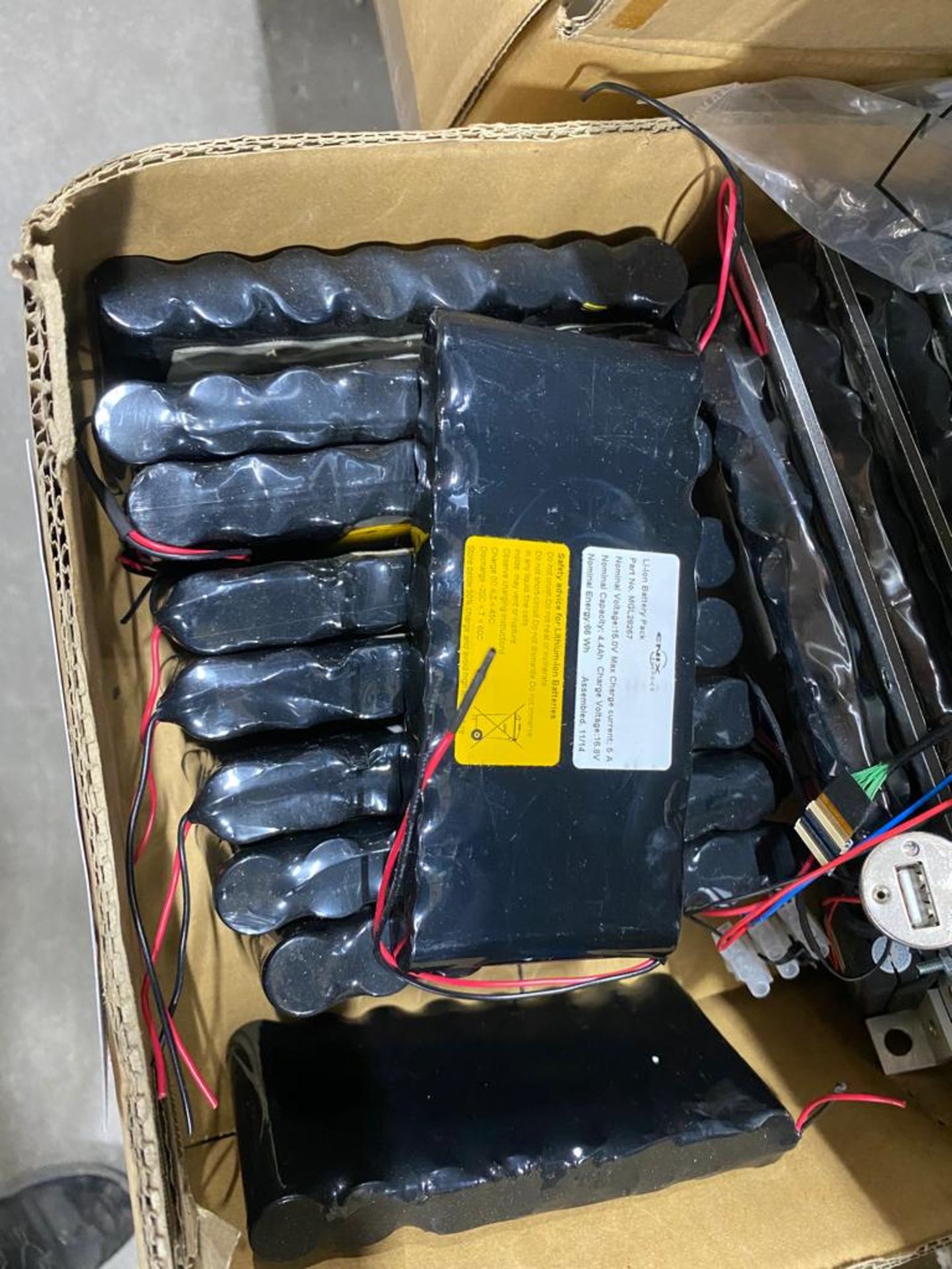 Quantity of Enix MG12967 Battery Packs, loading free of charge - yes, lot located at Ludom