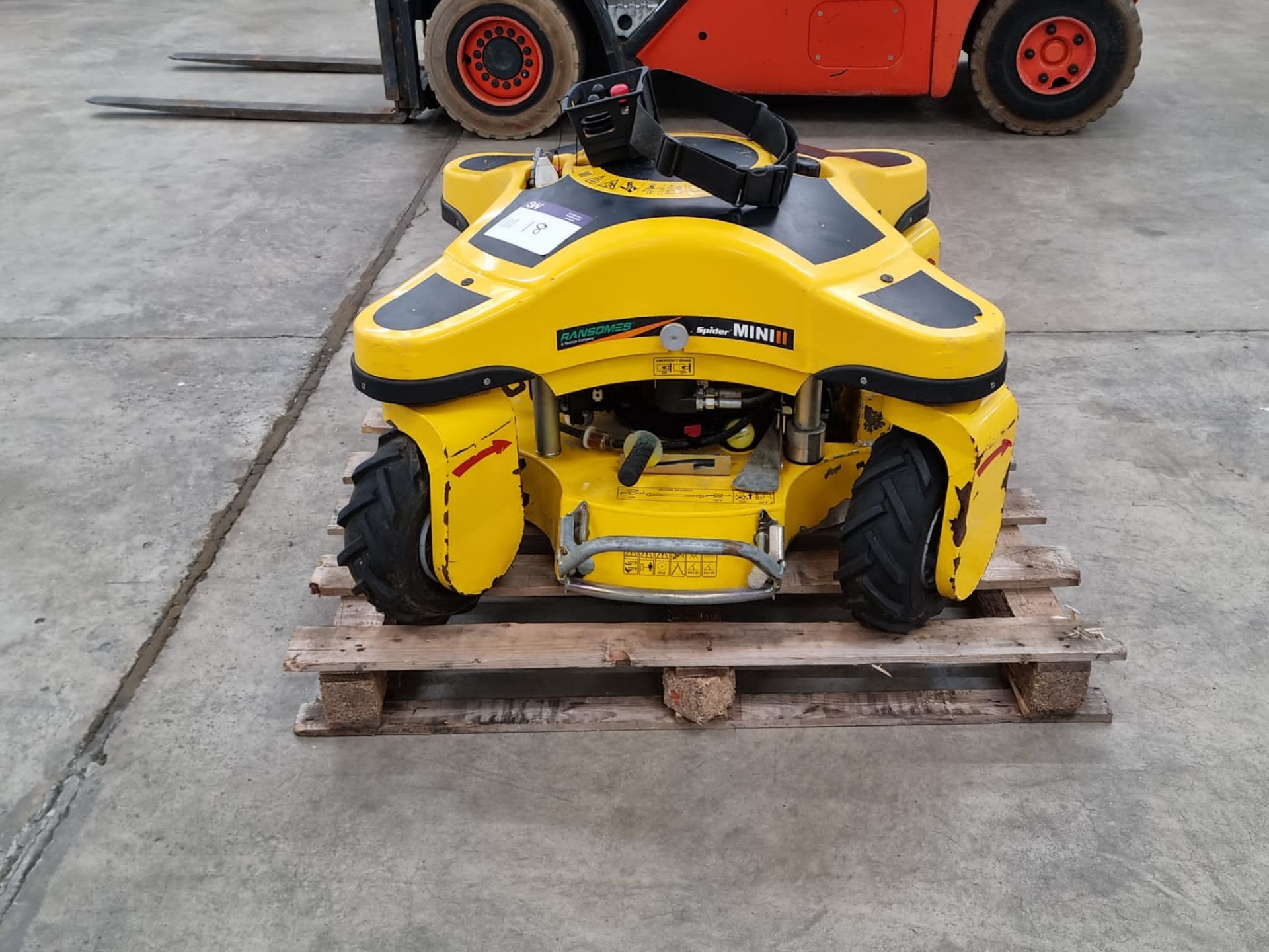 Ransomes Spider Mini 2 Radio Controlled Bank Mower, with remote control, L 1m x W 1m x H 0.6m - Image 3 of 7