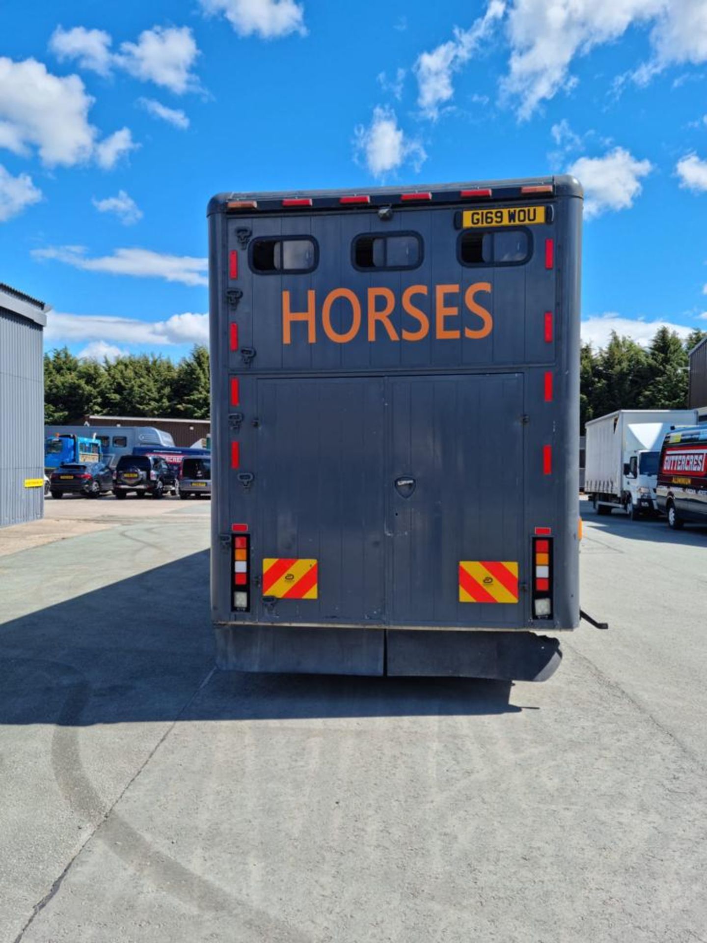 Scania 93M 210 SIX PEN 4X2 DIESEL HORSEBOX, registration no. G169 WOU, date first registered 07/ - Image 6 of 42