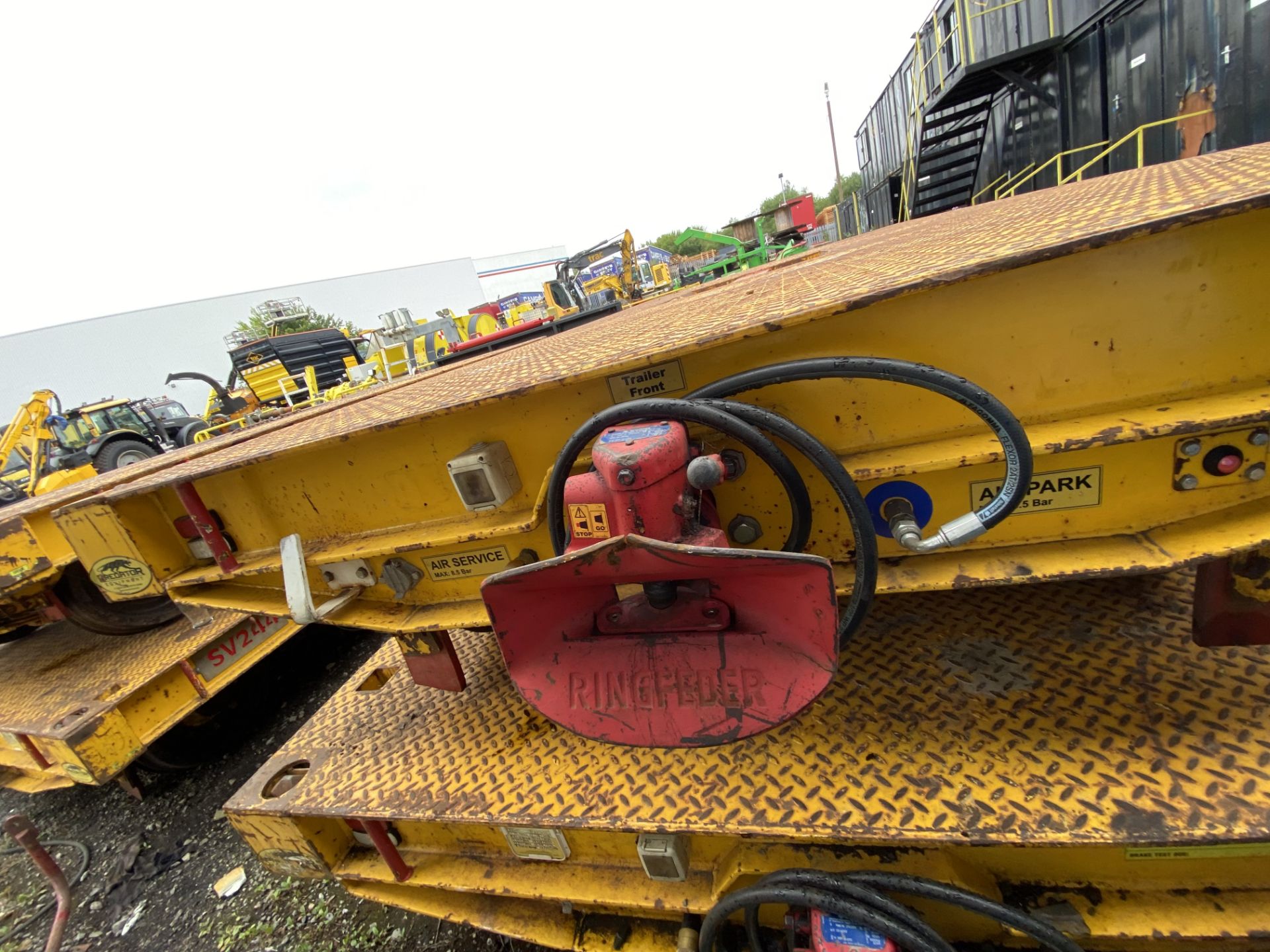 Predator Rail Trailer (SV250), EAC expiry 29/01/2023, approx. 5m long, 25,000kg MGW, with ballast - Image 11 of 15