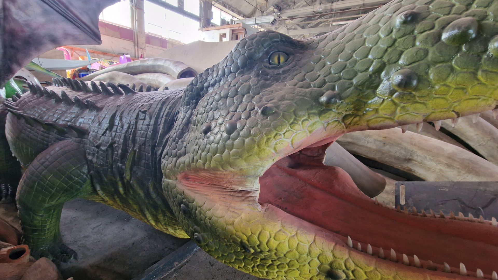 Animatronic Crocodile 9m long, 2m high, constructed from quality steel structure, high-density - Image 2 of 3