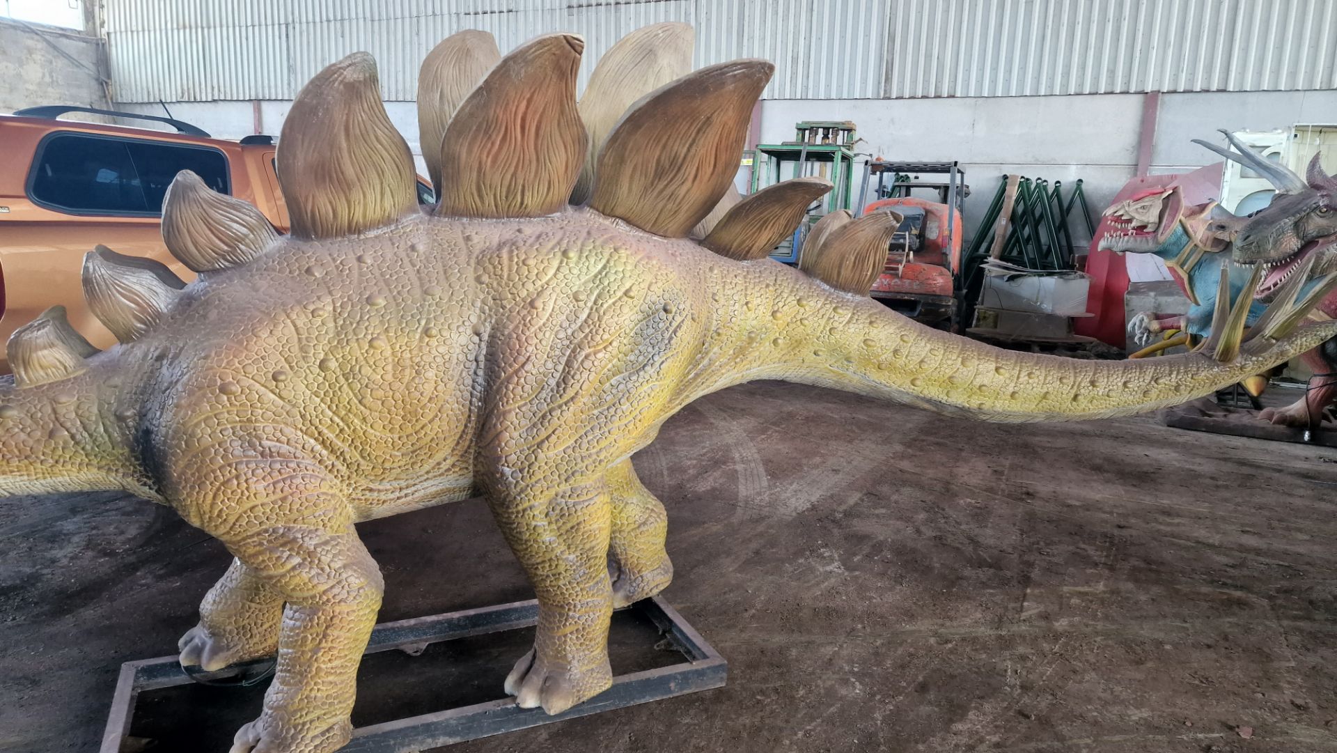 Animatronic Stegosaurus 5m long, 1.5 m high, constructed from quality steel structure, high- - Image 4 of 5