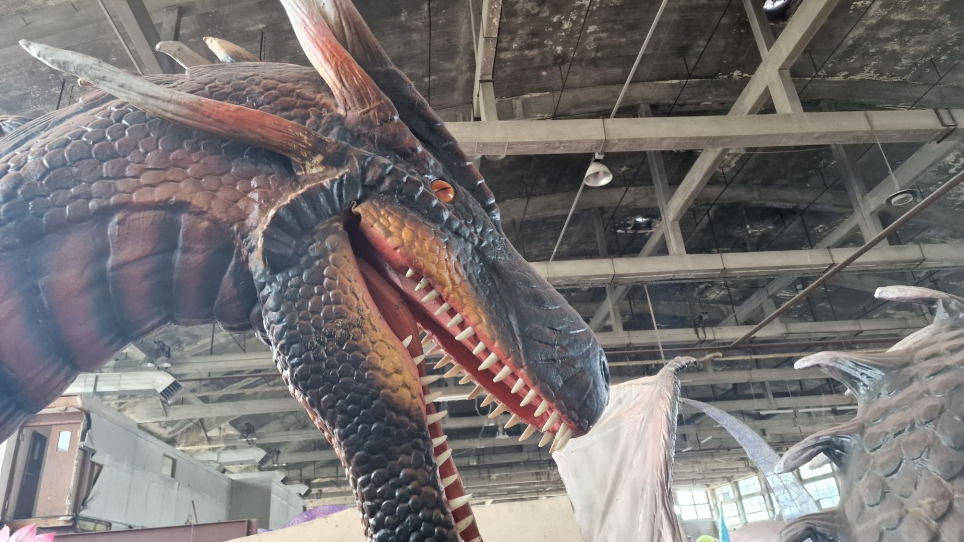 Animatronic Fire Dragon 5m long, 3m high, constructed from quality steel structure, high-density - Image 2 of 2