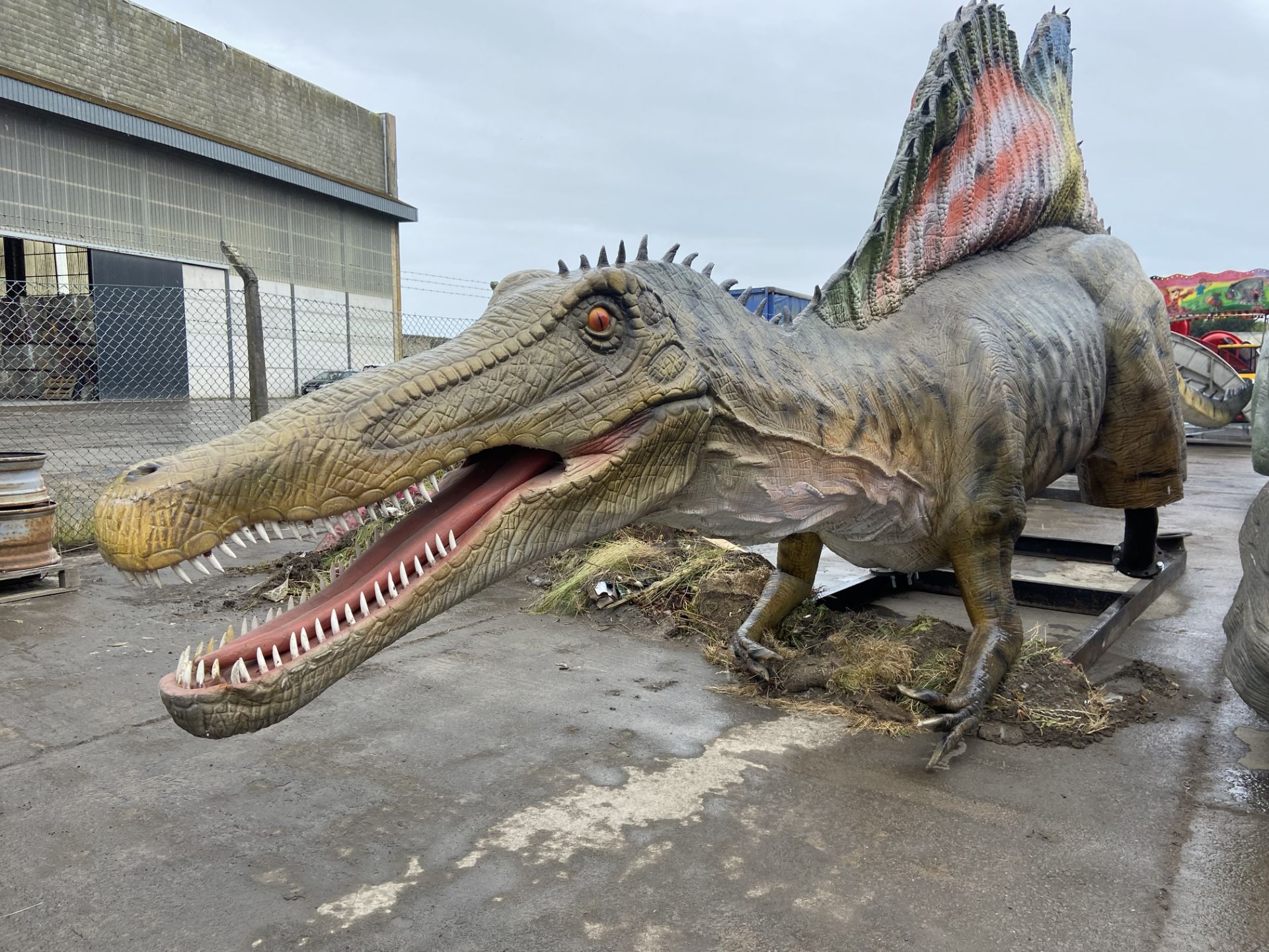 Animatronic Spinosaurus 12m long, 6 m high, constructed from quality steel structure, high-density - Image 6 of 6