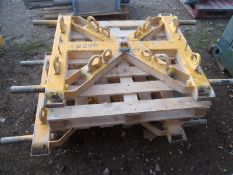 Bag Emptying System - Big Bag Cruciform Lifting Frame, with hooks and central chain block lifting