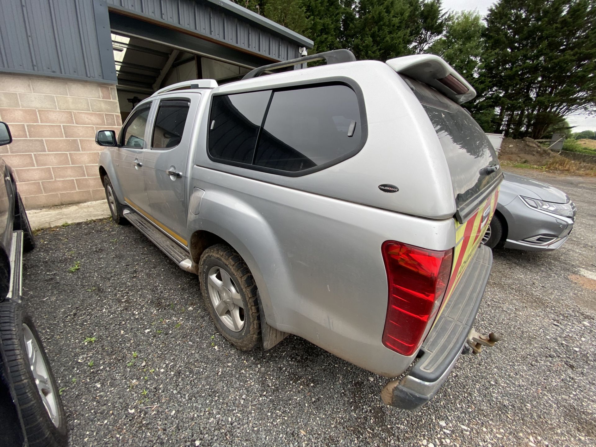 Isuzu UTAH CREW CAB PICK UP, registration no. N23 RST, indicated mileage 137,097 (at time of - Image 4 of 13