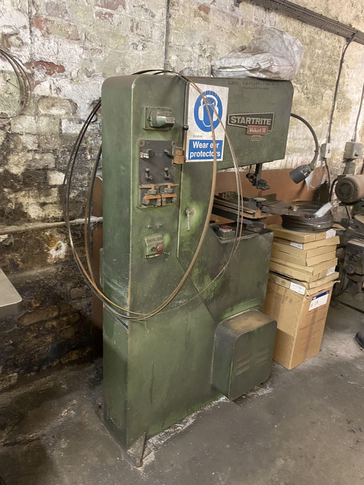 Startrite Volant 18 Vertical Bandsaw, approx. 430mm deep-in-throat (take out and loading charge £ - Image 2 of 4