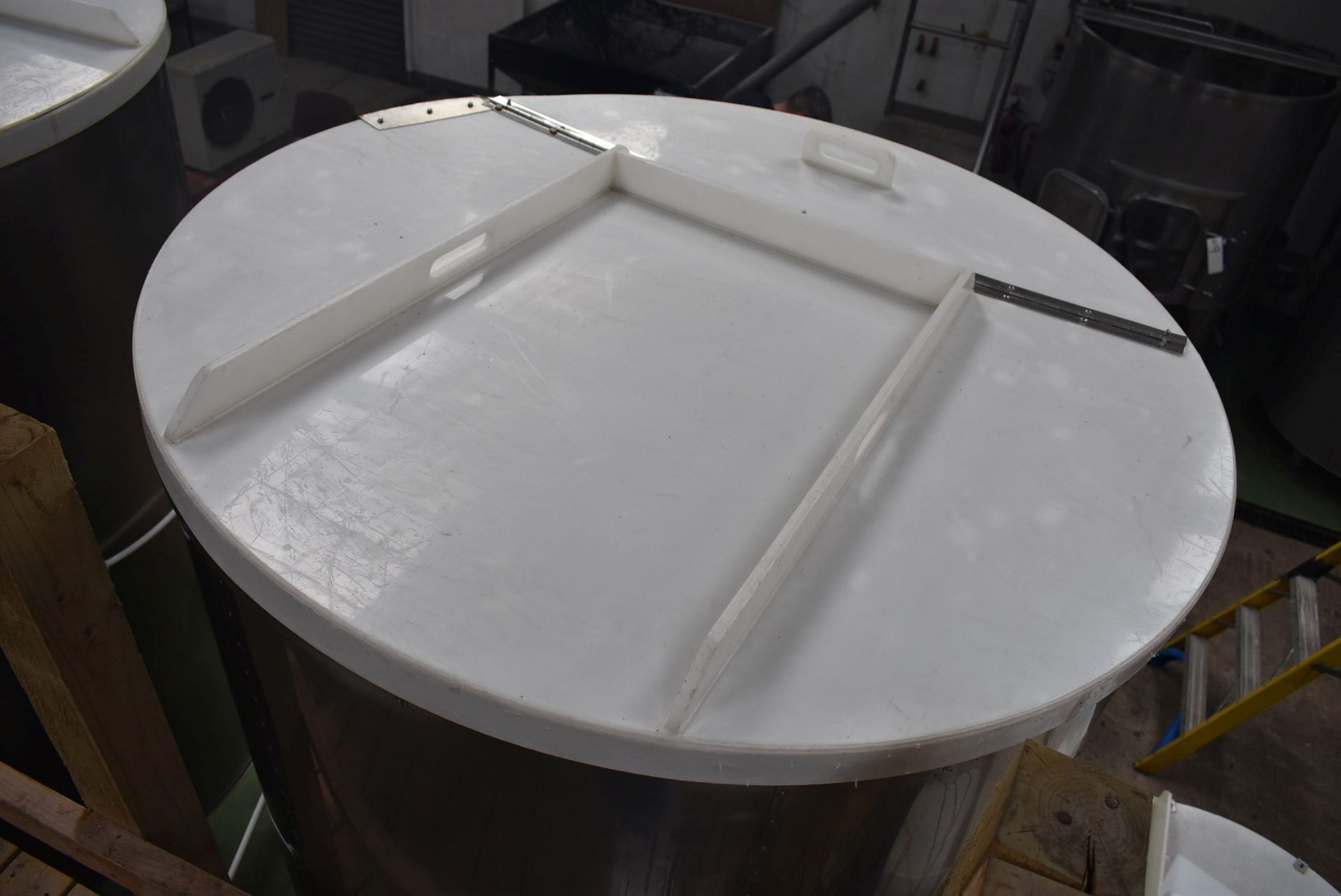 Insulated Stainless Steel Fermenting Tank, approx. 1.4m dia. x 2m deep (understood to have a - Image 4 of 6