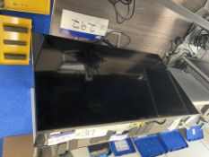 Dell Flat Screen MonitorPlease read the following important notes:- ***Overseas buyers - All lots