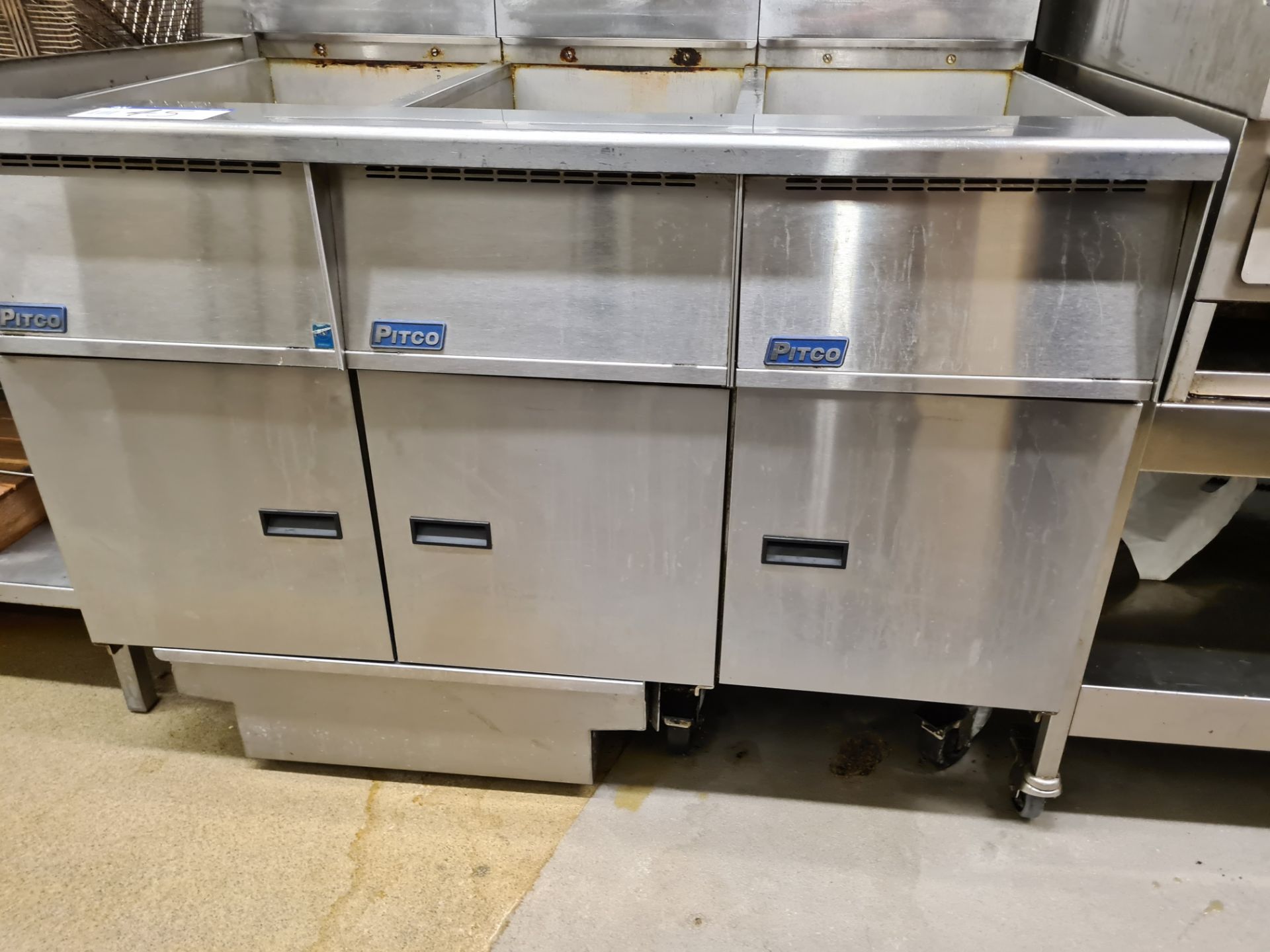 PITCO Stainless Steel Triple Mobile Deep Fat Fryer c/w Six Frying Baskets, Approx. 1.2m (L) x 0. - Image 5 of 7