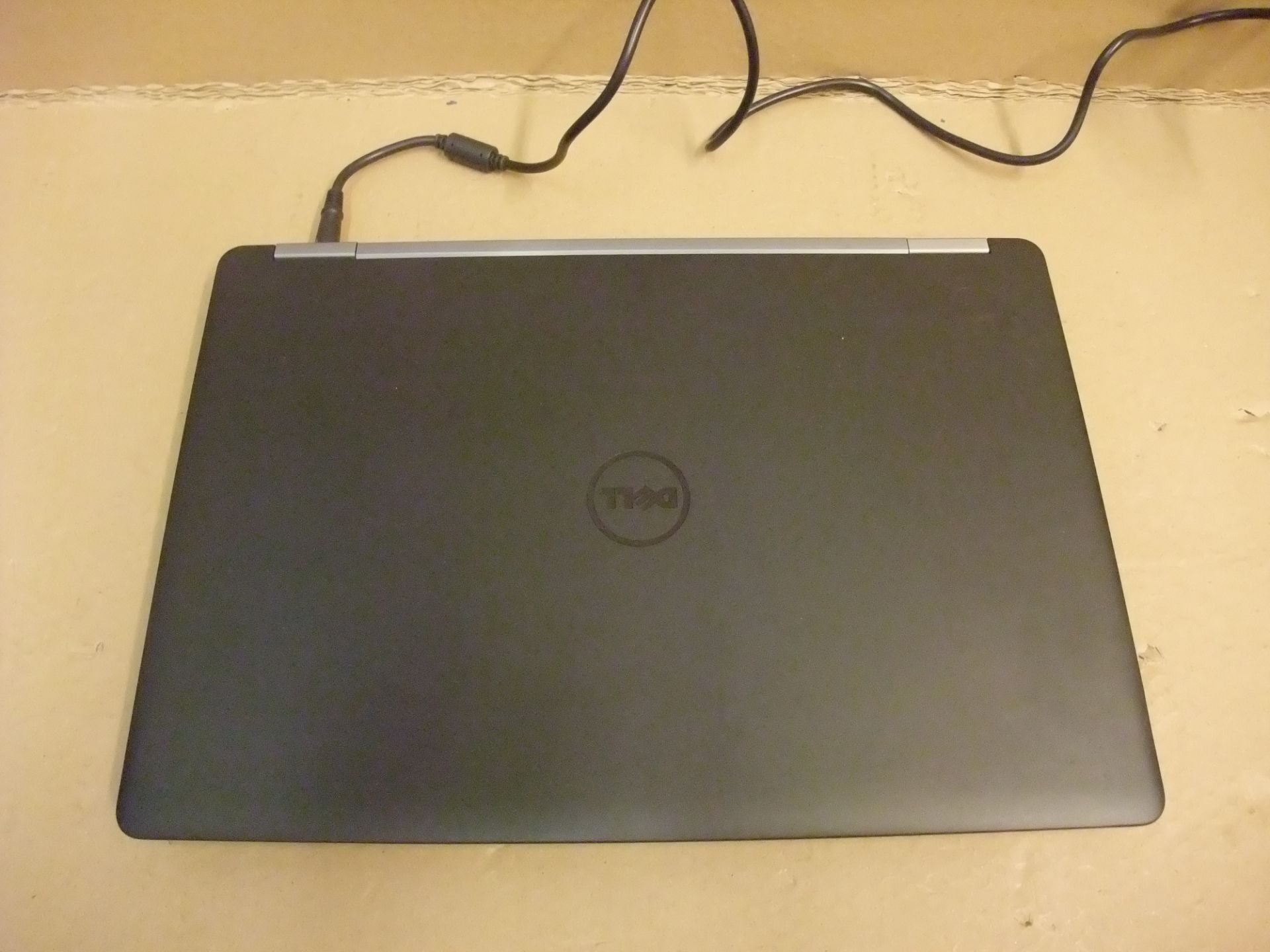 Dell Latitude E5570 Laptop - i5-6440HQ, 16Gb RAM, 256Gb SSD, Windows 10 Pro (PSU & power lead - Image 2 of 6