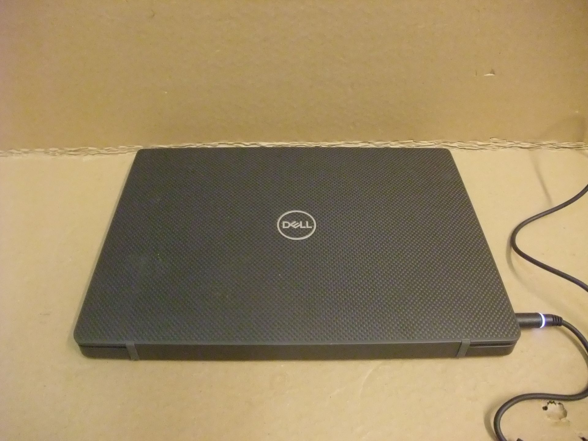 Dell Latitude 7300 Laptop - i7-8665U, 16Gb RAM, 256Gb M2 drive, Windows 10 Pro (PSU & power lead - Image 2 of 5