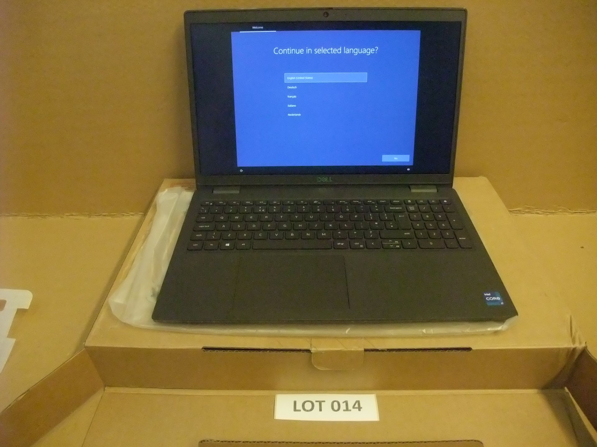 Dell Latitude 3520 Laptop - i7-1165G7, 8Gb RAM, 256Gb M2 drive, Windows 10 Pro (understood to be - Image 2 of 6