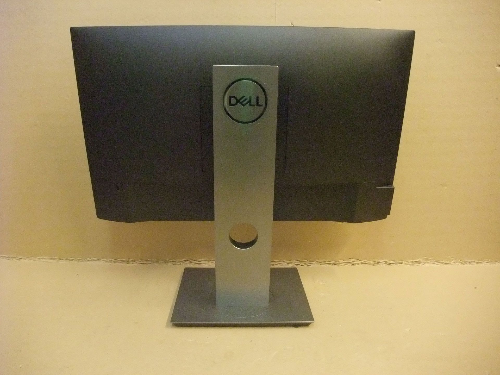 Dell P2219H - 22" Monitor, Full HD (1920x1080), HDMI, DP, VGA & USB portsPlease read the following - Image 2 of 4