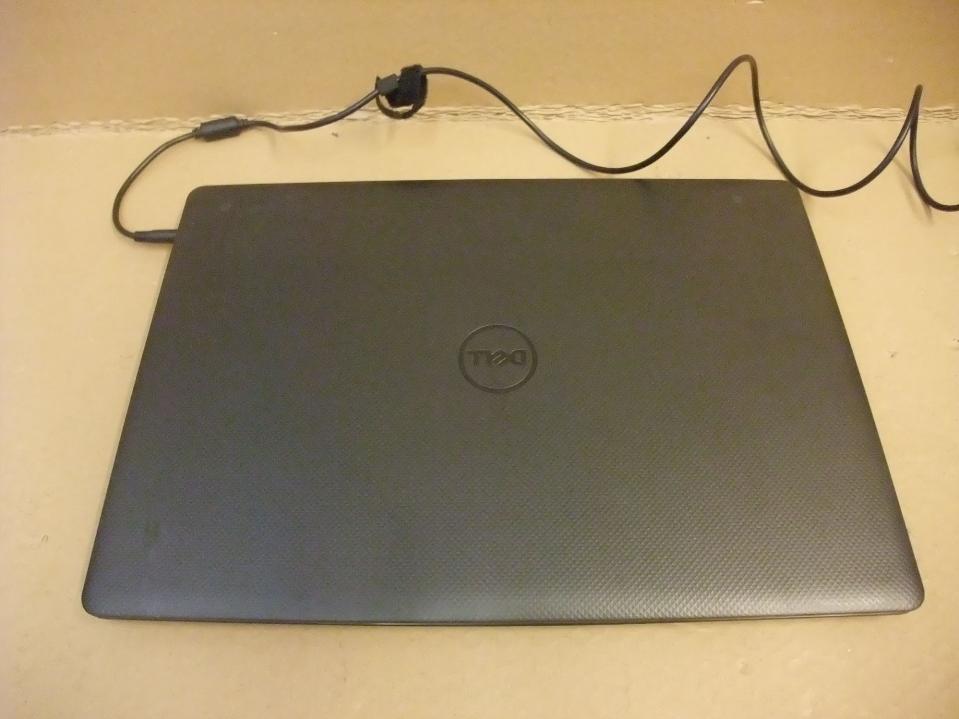 Dell Vostro 3590 Laptop - i5-10210U, 8Gb RAM, 256Gb M2 drive, Windows 10 Pro (PSU & power lead - Image 2 of 5