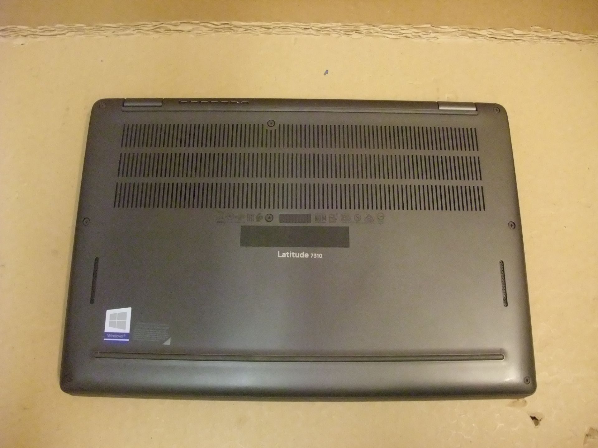 Dell Latitude 7310 Laptop - i7-10610U, 16Gb RAM, 256Gb M2 drive, Windows 10 Pro (PSU & power lead - Image 3 of 5