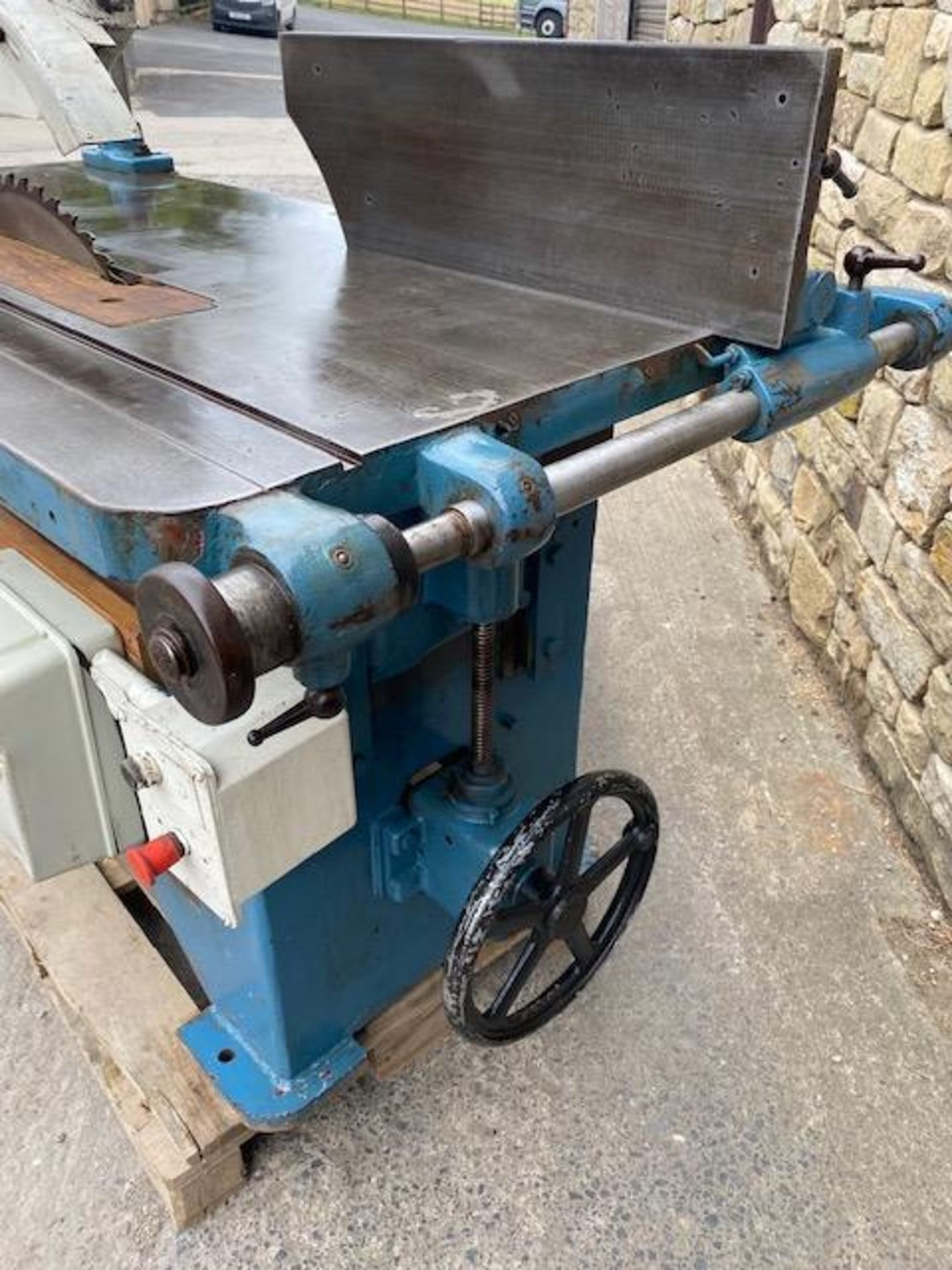 Wadkin SR Bid Rip Saw, with dc braking, 12 1/2 hp motor (vendors comments - bed raises up and down - Image 11 of 11