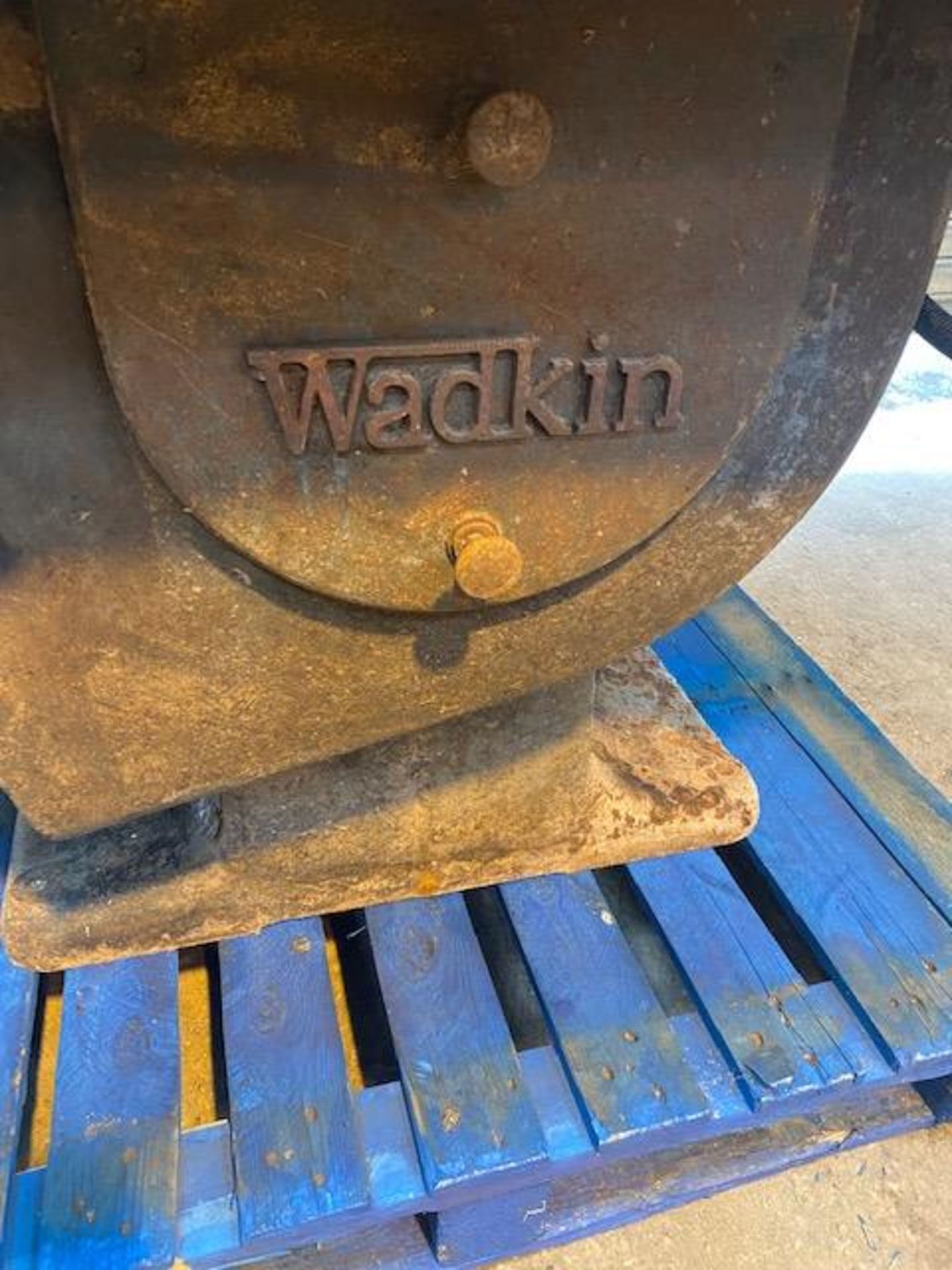 Wadkin SO 18in. Rip Saw, serial no. 225, with rise and fall to the bed, 16in. blade fitted, with a - Image 3 of 9