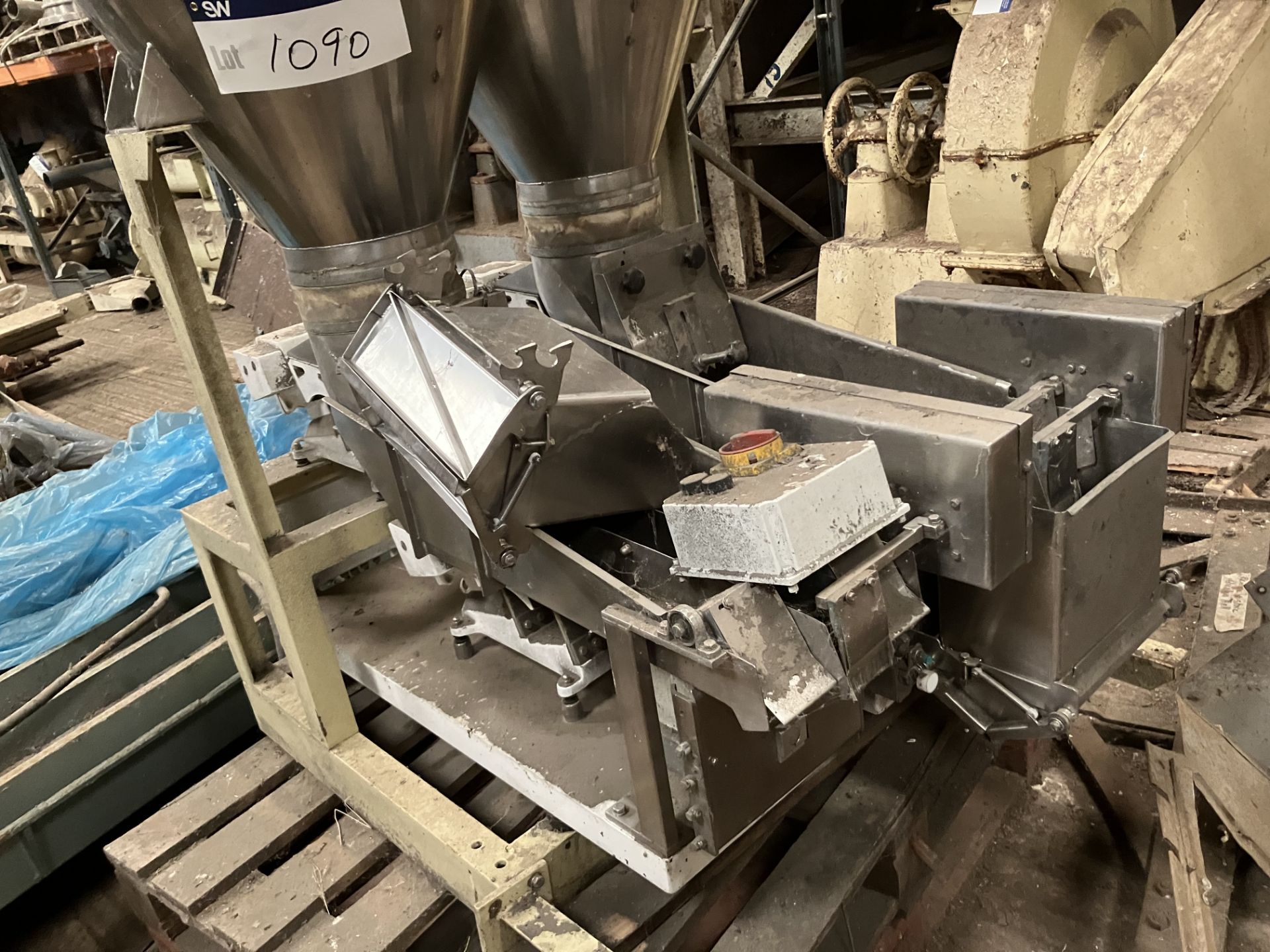 Stainless Steel Twin Head Inline Weigher, on mild