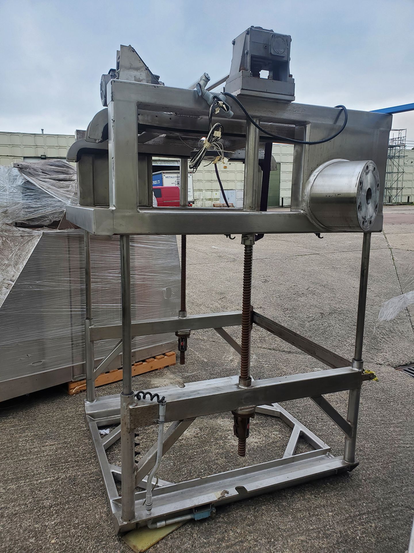 Rotating Tote Blender, with two stainless steel bi - Image 3 of 11