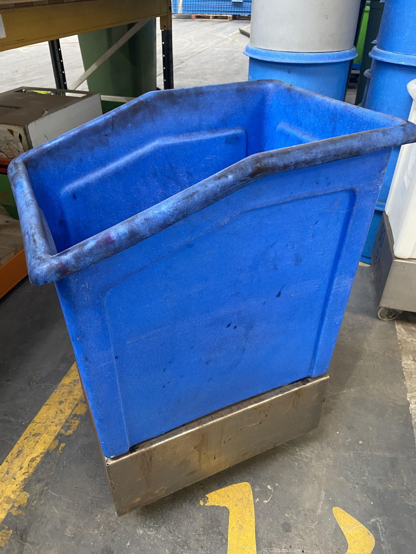 Blue Mixing Tub/ Tote, with integrated trolley, 59 - Image 2 of 7