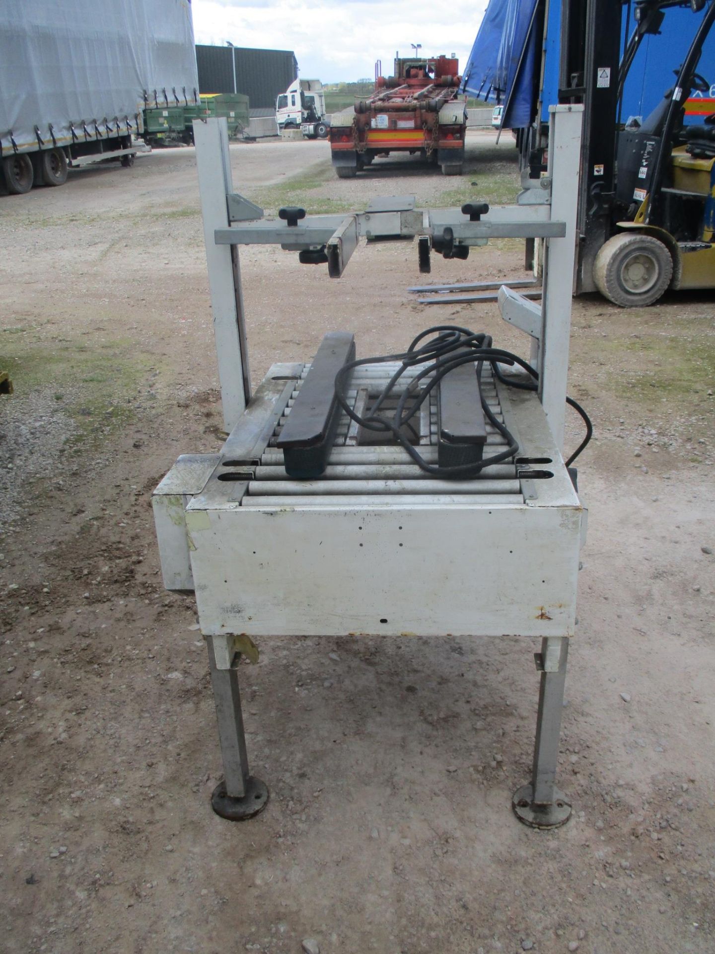 Case Taping Machine (incomplete), 500mm wide on ro - Image 4 of 4