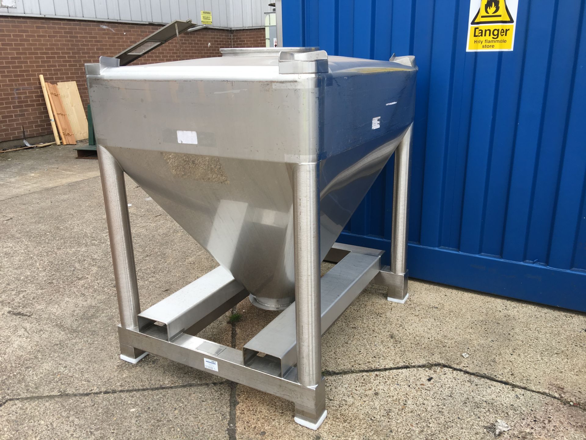Rotating Tote Blender, with two stainless steel bi - Image 10 of 11