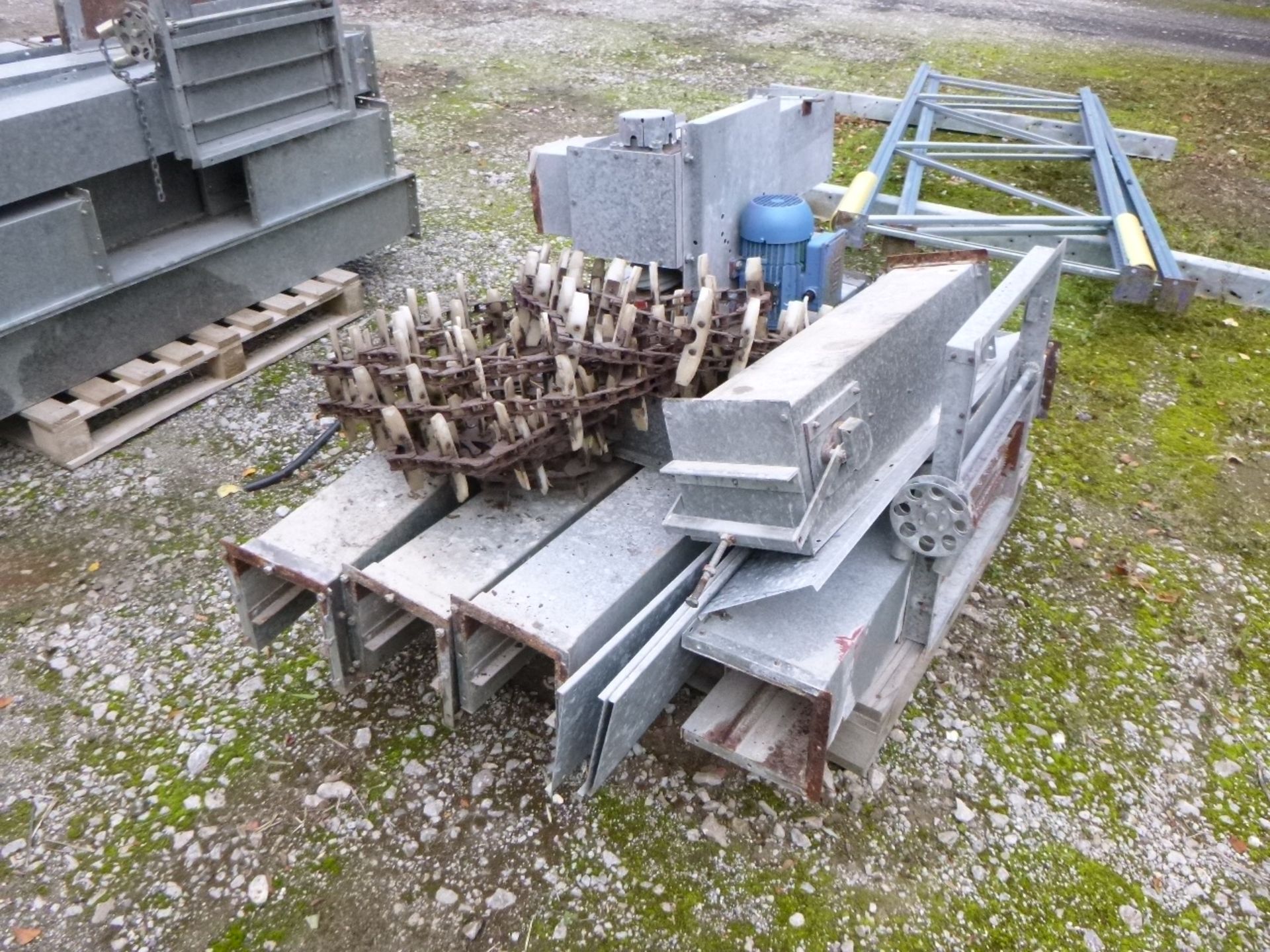 Perry Chain and Flight Conveyor, approx. 8.8m long - Image 3 of 3