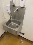 Stainless Steel Knee Operated Sink, approx. 450mm x 420mmPlease read the following important notes:-
