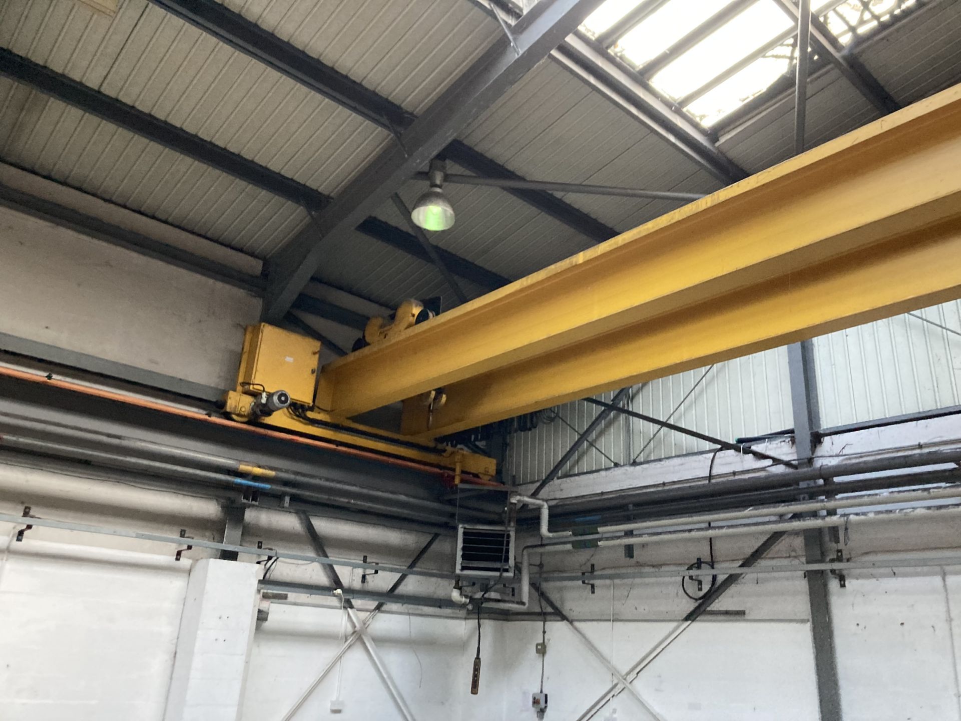 Fellows-Stringer 5 TON TWIN GIRDER OVERHEAD TRAVELLING CRANE, approx. width of crane – 19.11m x - Image 4 of 9
