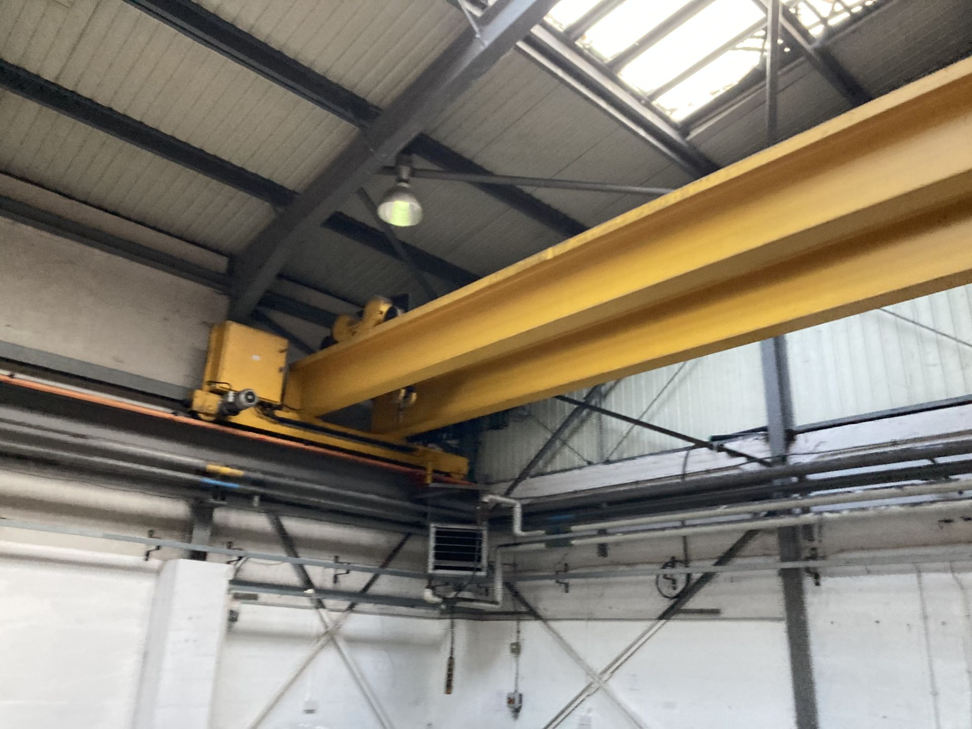 Fellows-Stringer 5 TON TWIN GIRDER OVERHEAD TRAVELLING CRANE, approx. width of crane – 19.11m x - Image 3 of 9