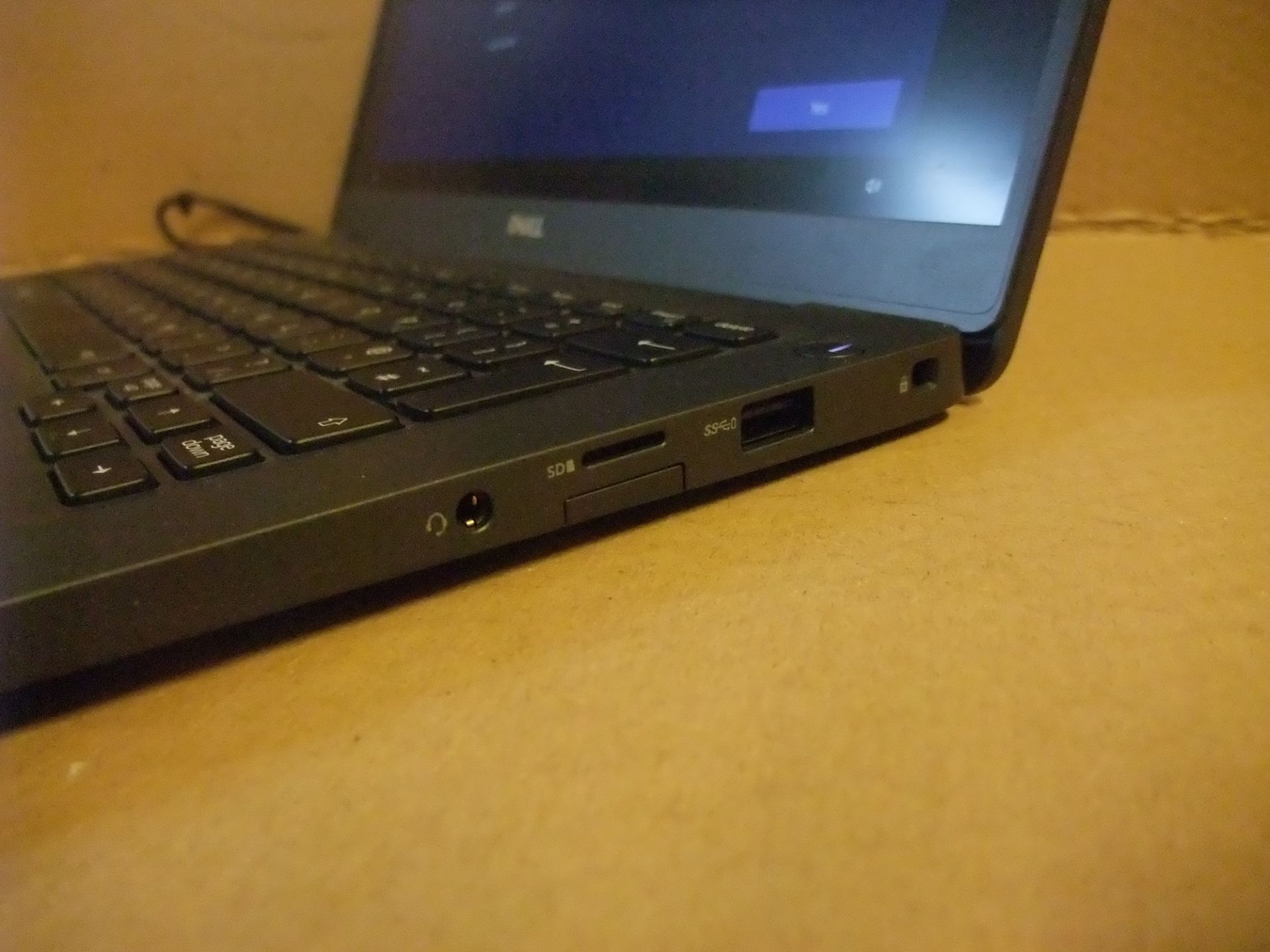 Dell Latitude 7300 Laptop - i7-8665U, 32Gb RAM, 256Gb M2 drive, Windows 10 Pro (PSU & power leads - Image 4 of 5