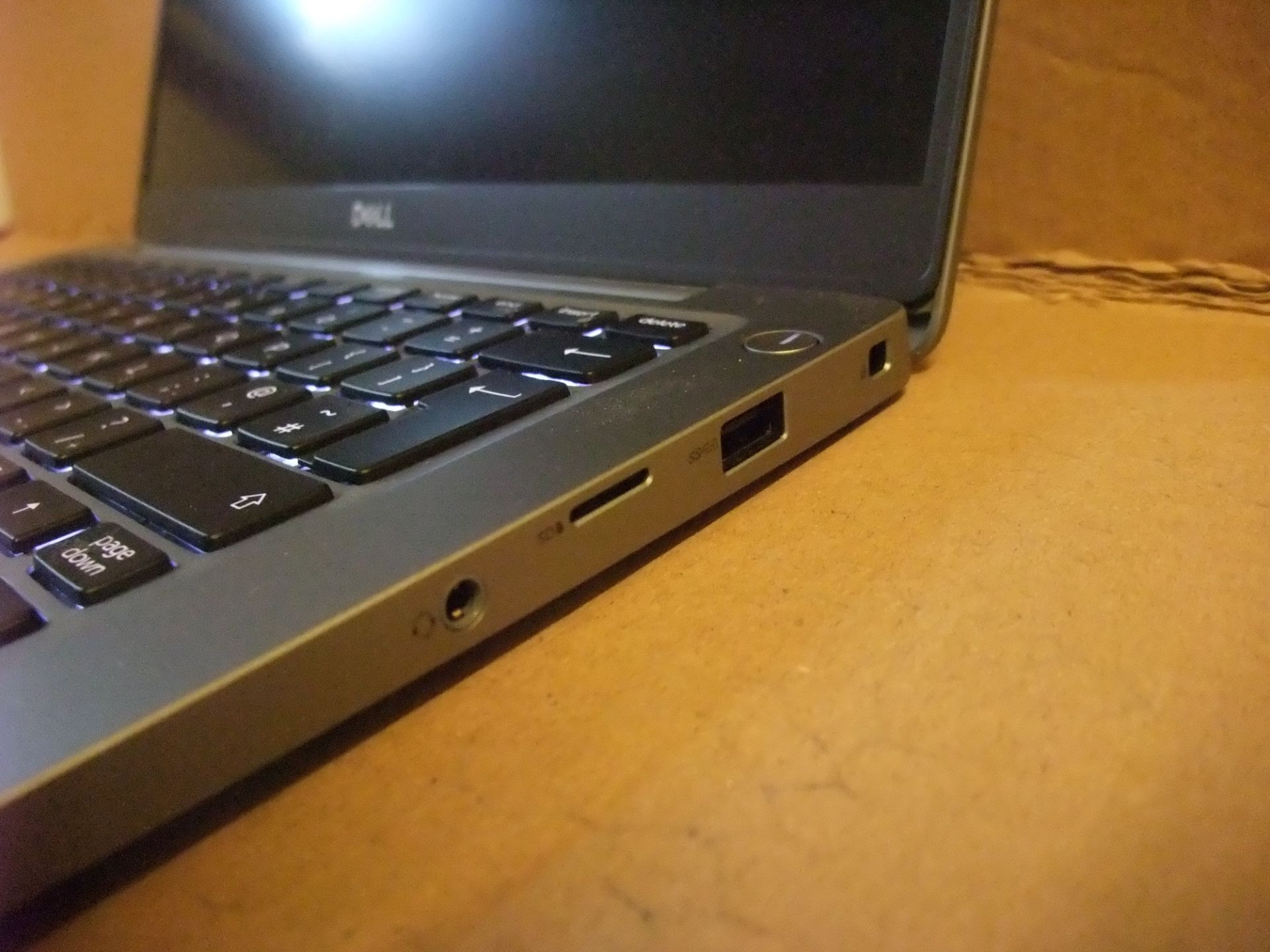 Dell Latitude 7300 Laptop - i7-8665U, 32Gb RAM, 512Gb M2 drive, Windows 10 Pro (PSU & power lead - Image 5 of 5