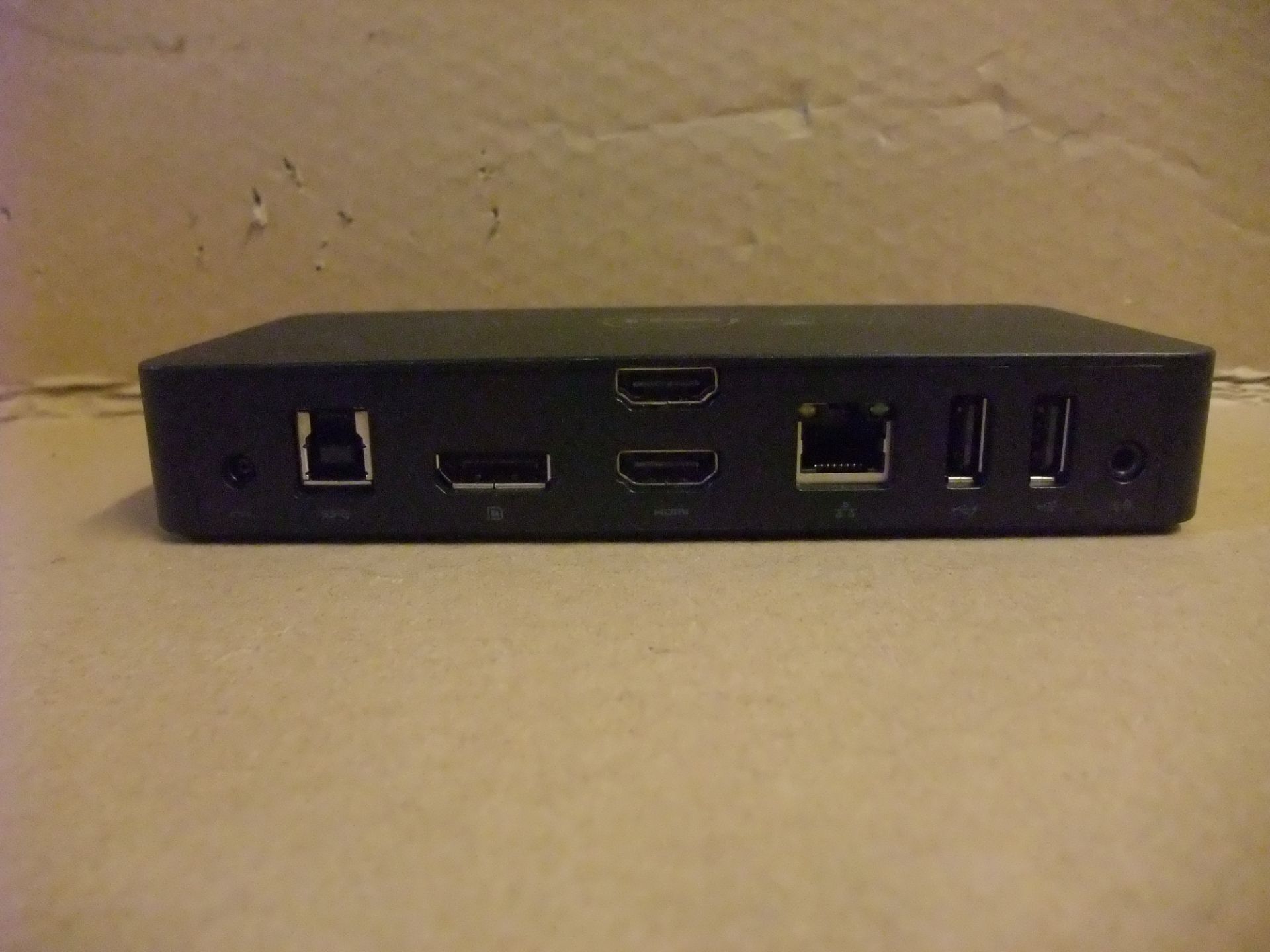 Dell D3100 Universal Docking Station - USB Type C, Ethernet, HDMI, 3.5mm Audio, USB 3.0Please read - Image 3 of 3